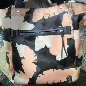 Lululemon gym bag